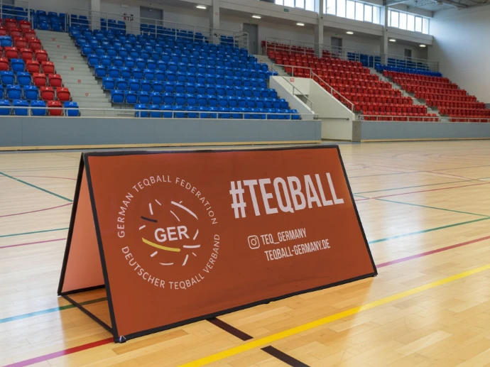 Custom golf banners for events and promotions by Oxygen Group