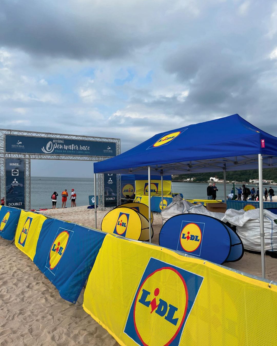 Lidl Inflatable Screen Custom Inflatable Structures & Event Solutions | Oxygen Group